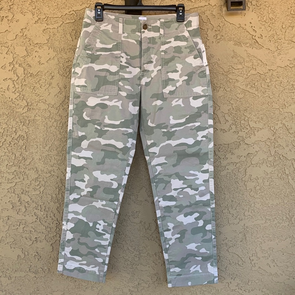 GAP Girlfriend Khaki